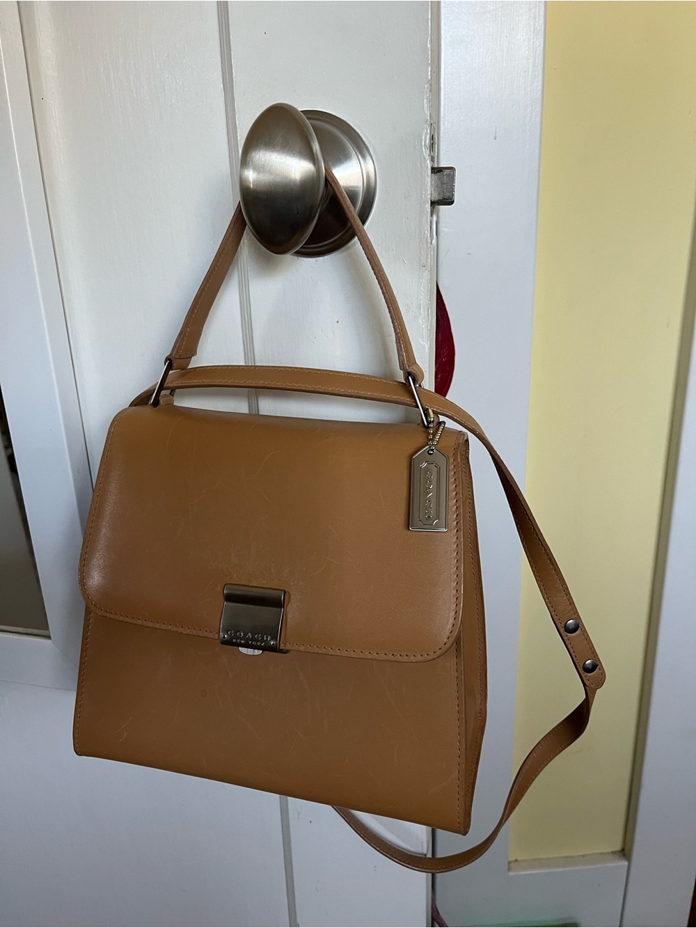 Vintage Coach - Tan Leather Shoulder Bag with Top Handle
